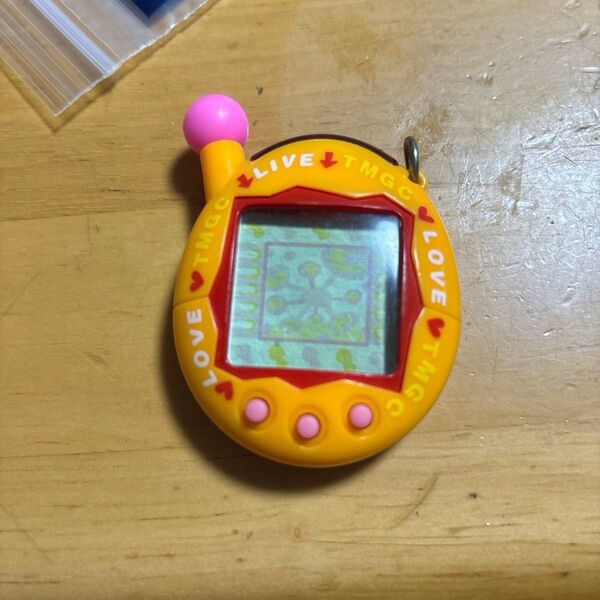 たまごっちプラス バンダイ 超ウラじんせーエンジョイ BANDAI たまごっち Tamagotchi モジモジおれんじ