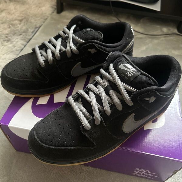 NIKE SB DUNK LOW
