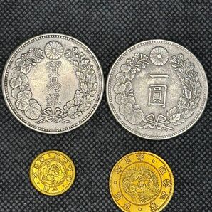 一圓銀貨【三十八年銘】貿易銀【九年銘】旧五圓金貨 旧二圓金貨 四枚セット 極美品 早い者勝ち