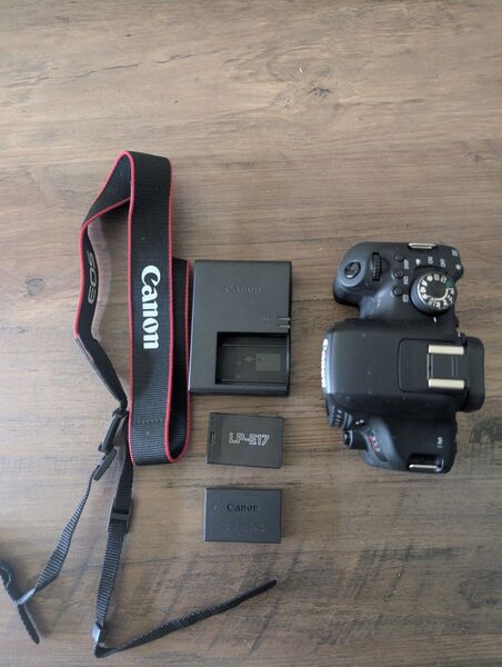 canon eos kiss x8i ボディ、予備バッテリー
