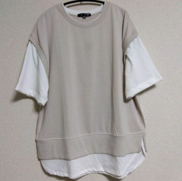 新品未使用タグ付きレイヤードTシャツ