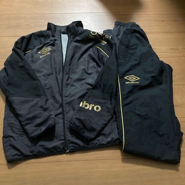 umbro 上下セット ブラック系 ゴールドロゴ size150 サッカー フットサル ブレーカー上下