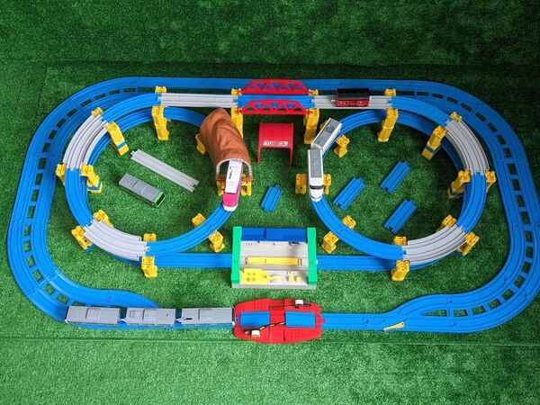 プラレール レイアウト 複線 高架 レール タワー サウンド 踏切 鉄橋 車両
