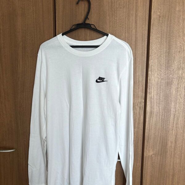 NIKE ナイキ ロンT 長袖Tシャツ ワンポイントロゴ 刺繍ロゴ 白 ホワイト