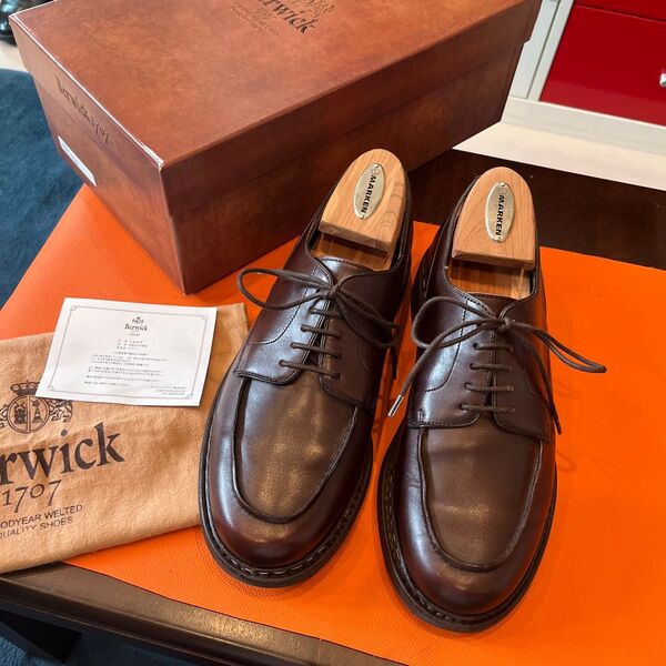 Berwick 4477 Uチップ ダークブラウン UK7 Vibram ラバーソール バーウィック