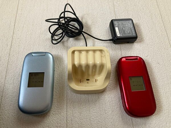 折りたたみ式携帯電話 シルバー レッド FOMA F883iS ドコモ