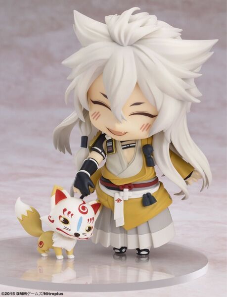 【新品未開封】刀剣乱舞 とうらぶ 小狐丸 ねんどろいど フィギュア 初回限定版 景趣シリアルコード ラバーストラップ 特典付