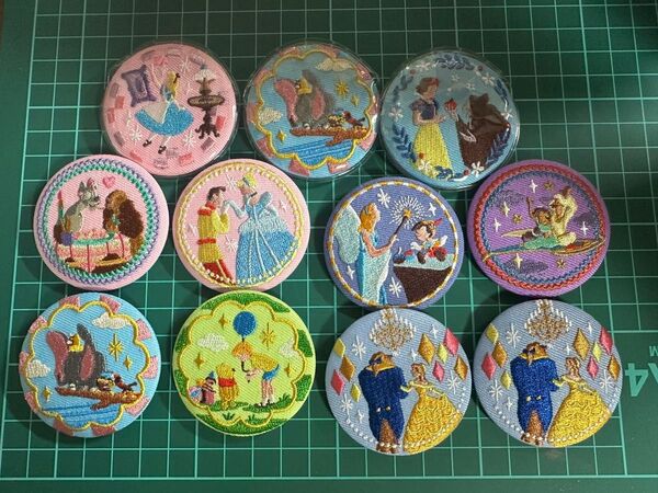 ディズニー 刺繍缶バッジ