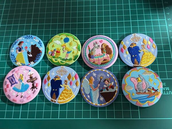 ディズニー 刺繍缶バッジ