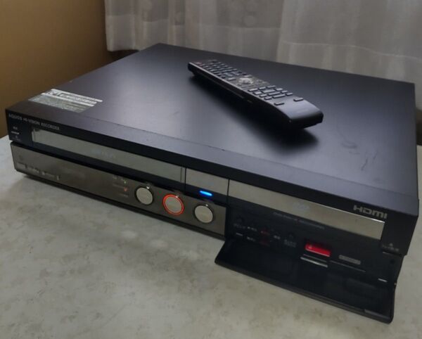 シャープAQUOSビデオ一体型HDD/DVDレコーダー『DV-ACV52』2008年製◎録画/再生/ダビング可◎純正リモコン付き◎