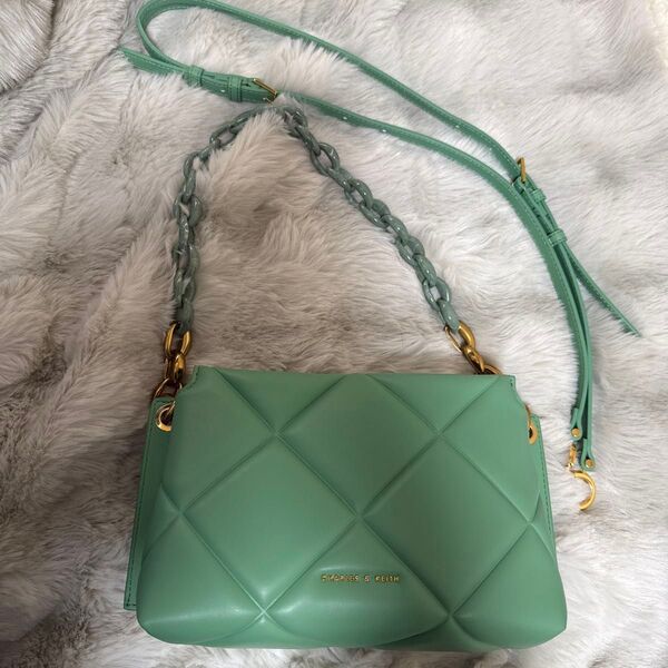 Charles&Keith ショルダーバッグ 肩掛け チェーン