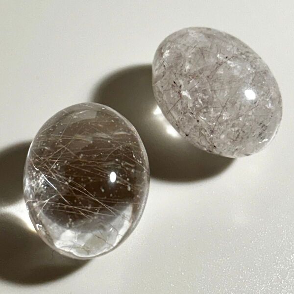 《 ルチルクォーツ 2個セット ① 》 天然石 タンブル パワーストーン 金針水晶 クォーツ 金運 仕事運 誕生石 クォーツ