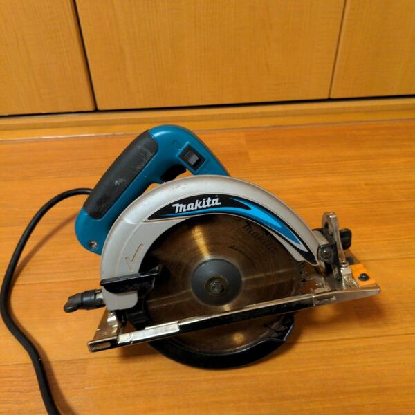 Makita 5635BA マルノコ 165mm 丸鋸 丸ノコ 丸のこ makita 電気マルノコ