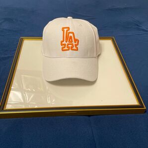 【美品】MLB Korea LA ドジャース ロゴ キャップ 帽子 ホワイト オレンジ