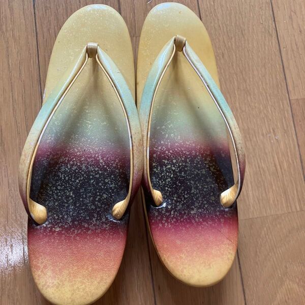 下駄 グラデーションカラー 出品草履は3足1500のまとめ売りもいたします。