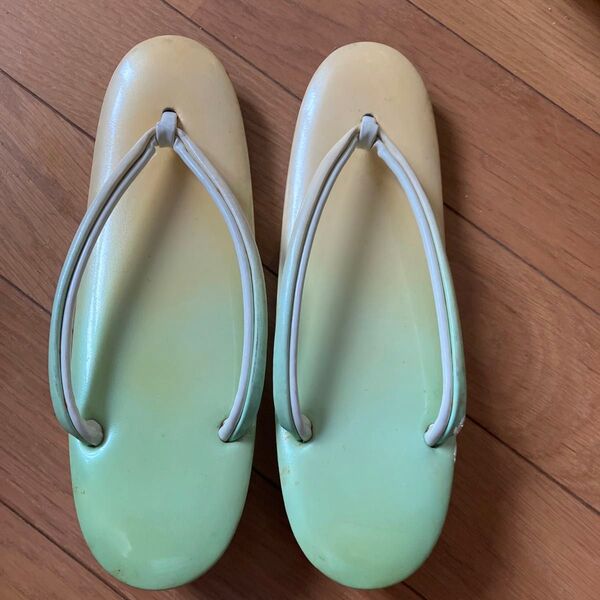 和装草履 黄緑 グラデーション 出品草履は3足1500のまとめ売りもいたします。