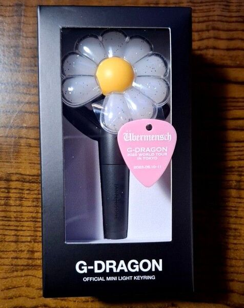 【入場特典付き】G-DRAGON ジヨン Ubermensch ミニペンライトキーリング