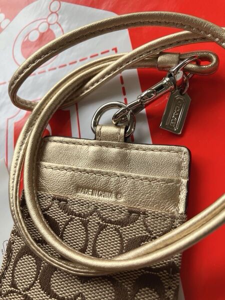 COACH パスケース カードケース ストラップ付き ベージュ ゴールド