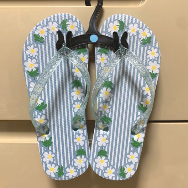 新品未使用 ビーサン ビーチサンダル 花柄 水色 21cm