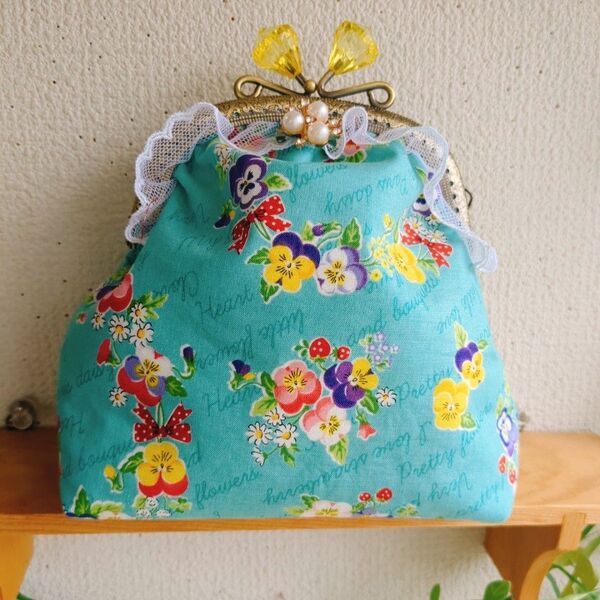 12.5㌢雫型がま口ポーチパンジー ハンドメイド 小物入れ がま口ポーチ