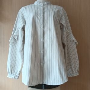 レディース GU 細縦縞 ストライプ 袖フリル ブラウス XSサイズ
