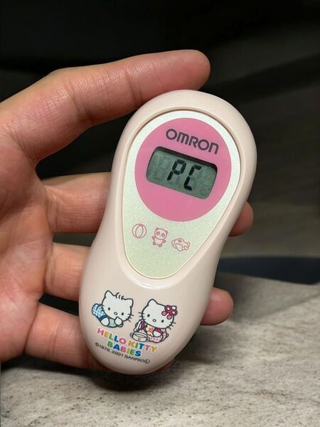 【未使用品】オムロン×ハローキティ 耳式体温計 MC-581(HELLO KITTY BABIES)