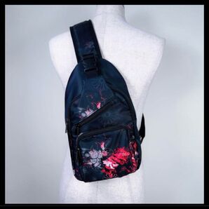 NieR 5POCKET軽量BODY BAG 和柄 九尾 赤