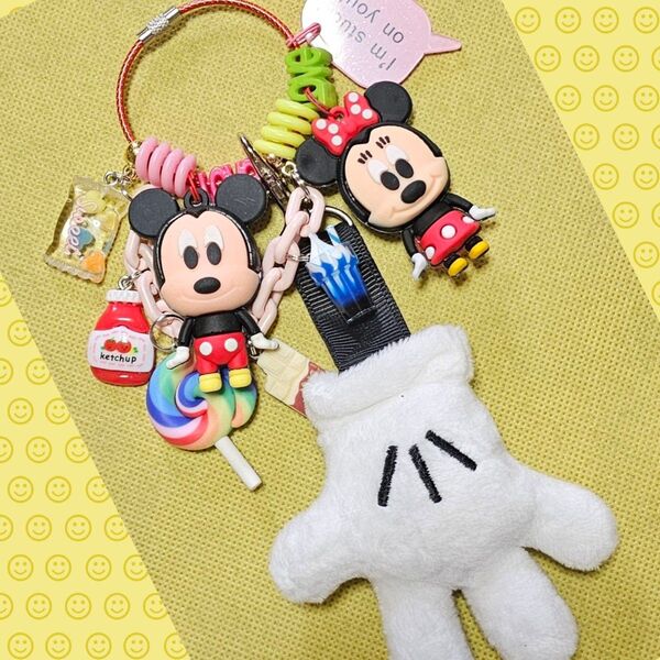 【新品】Disney ミッキーミニー◆パーツいっぱい◆じゃらじゃらキーホルダー◆キーリング◆ハンドメイド マスコット フィギュア