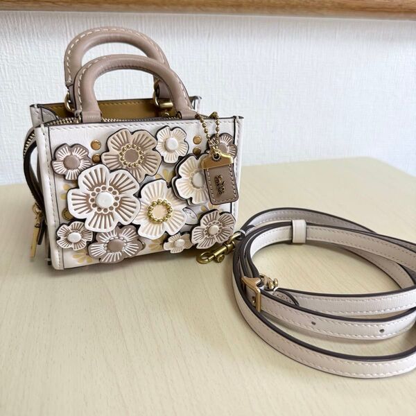COACH ティーローズ ローグ ミニバッグ ショルダーバッグ ホワイト