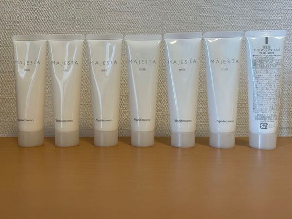 ナリス化粧品 マジェスタ ミルク30ml*7本(210ml)