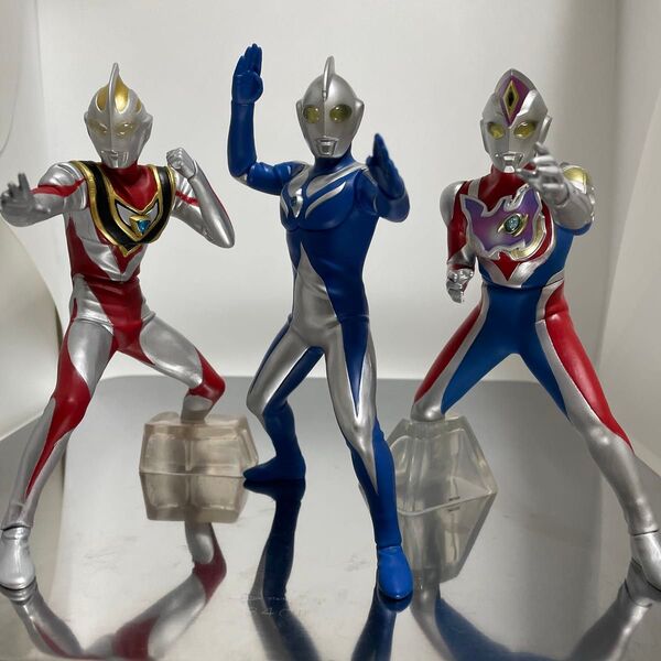 英雄勇像 ウルトラマンガイアV2、ウルトラマンコスモス、ウルトラマンデッカー 3種