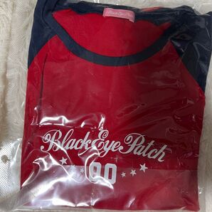 ブラックアイパッチ 赤 Tシャツ