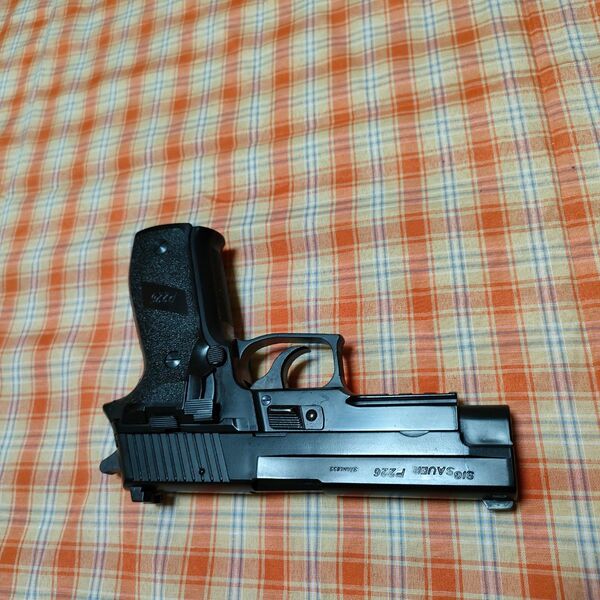 国内送料無料★ 銃本体のみマガジン無し タナカワークス P226 レイルドフレーム ABSマグナブローバック