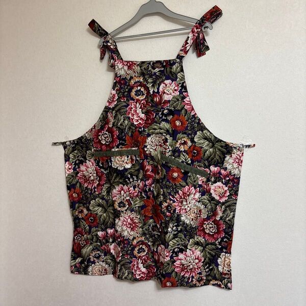 手作り花柄エプロン(新品)