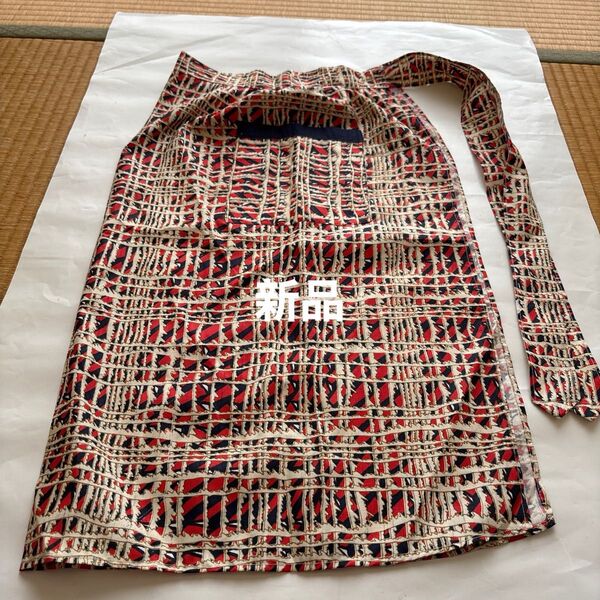 手作りエプロン 格子柄(新品)