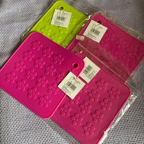 ③ 耐熱シリコンマット 2枚セット ピンク&黄緑 新品未使用