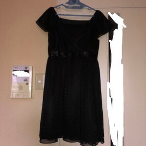 オンワード樫山 半袖ワンピース シフォン ブラック ドット 水玉 膝丈
