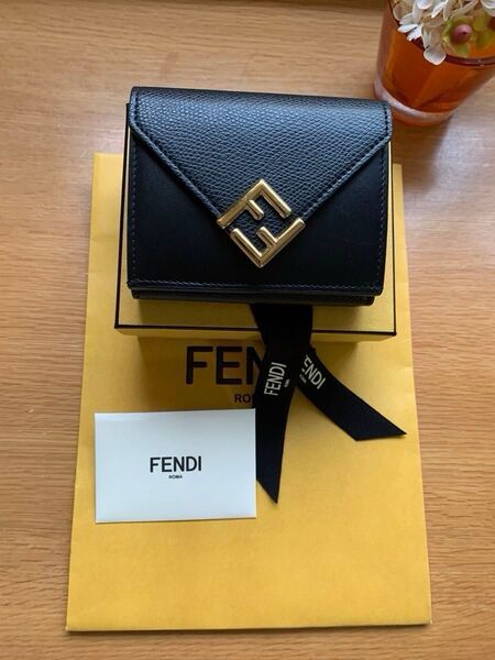 FENDI フェンディFFダイヤモンド 三折財布
