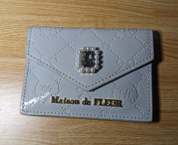 Maison de FLEUR カードケース 色グレー 新品 送料込み