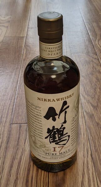 ニッカ 竹鶴 17年 旧ラベル700ml ピュアモルト 43%ウイスキー