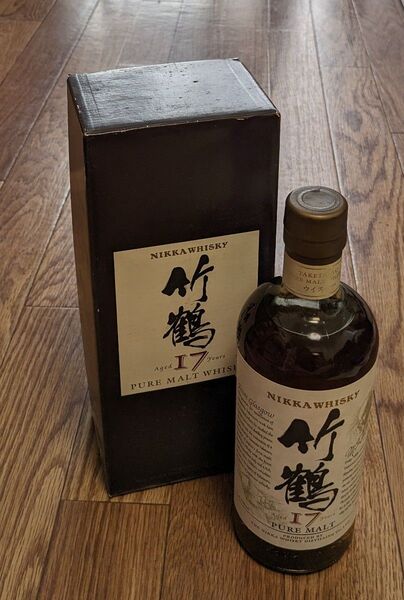 ニッカ竹鶴17年 旧ラベル700ml ピュアモルト 43% ウイスキー箱付き 送料込み