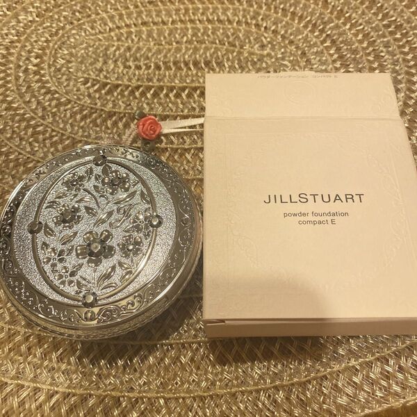 【新品未使用】JILLSTUART ジルスチュアート パウダーファンデーション コンパクト パフ付き コスメ ケースパフ付