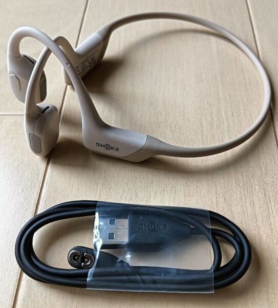 人気のベージュ Shokz 骨伝導イヤホン openrun pro