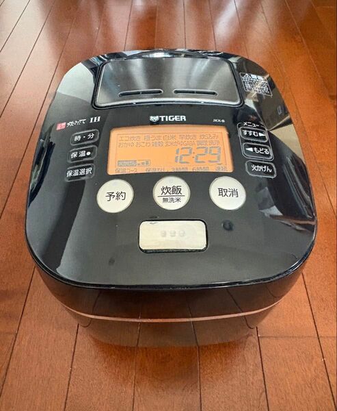 タイガー土鍋圧力IH炊飯器ジャー 炊きたて5.5合 JKX-B100