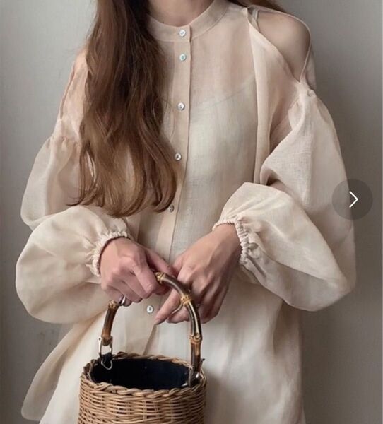 FILLOU シアーブラウス 肩開き ベージュ オフホワイト シャツ シースルー トップス