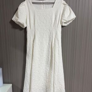 〈最終値下げ〉花柄ワンピース