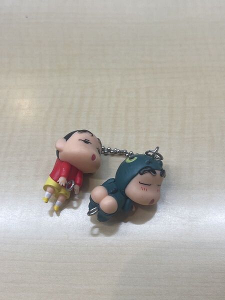 クレヨンしんちゃん ガチャガチャ キーホルダー 2つセット
