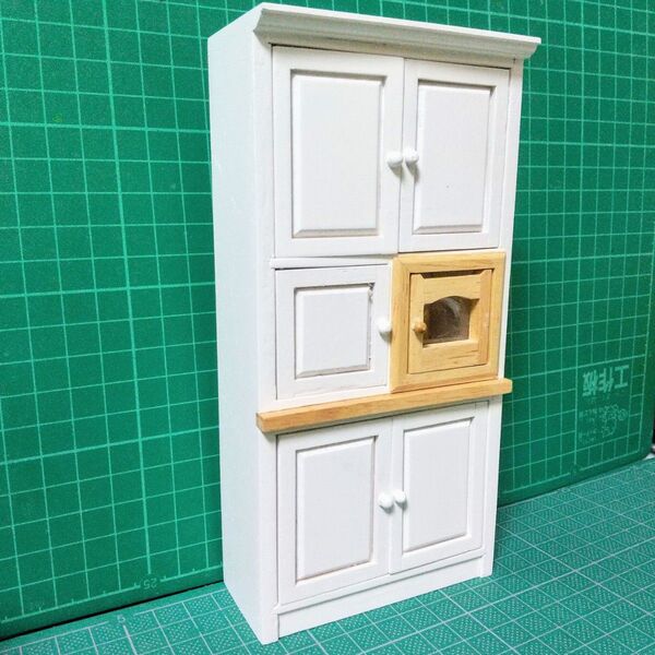ドールハウスDXキッチン(白)オビツ11サイズ 木製食器棚 6ドア ミニチュア【訳有り】