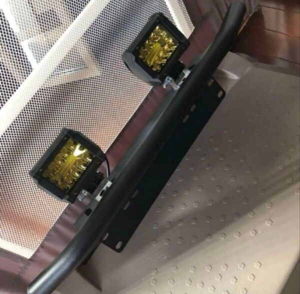 フロントバンパーガード LEDライト付き