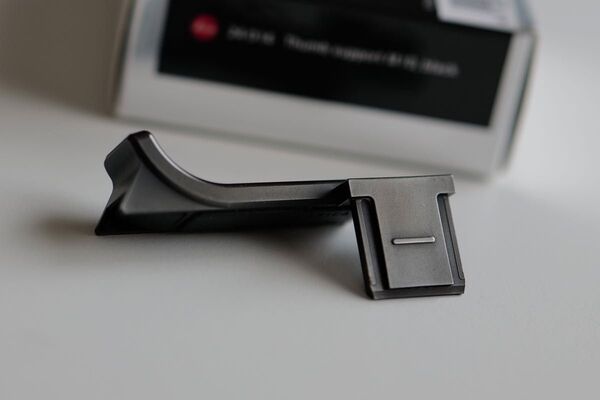 Leica M10 純正 サムレスト ブラック